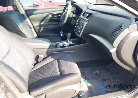 2017 Nissan Altima 2.5 S z USA, uszkodzony, nr VIN 1N4AL3AP7HC111265